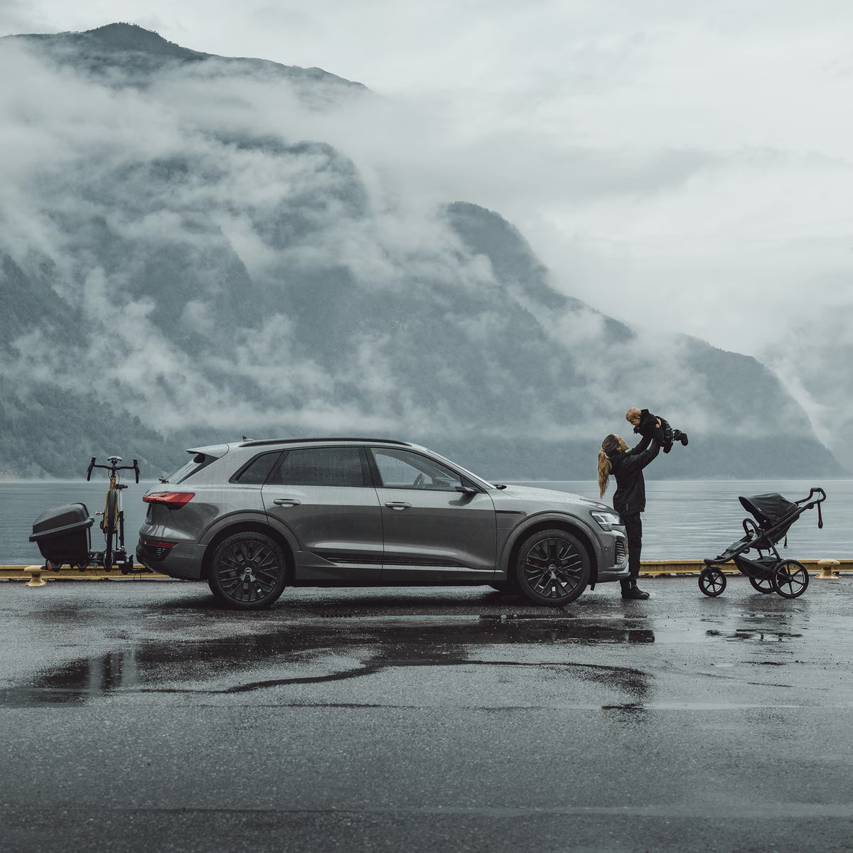 THULE - Santu + FREE EasyFold XT Adapter - Towbar Mounted Cargo Box (260 Litre) - 909400+909900