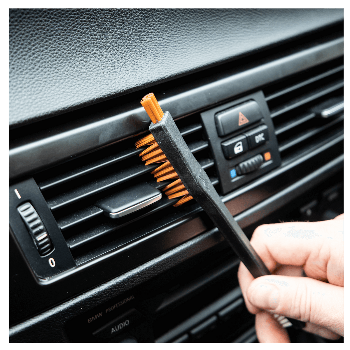Triple Duty Detail Brush