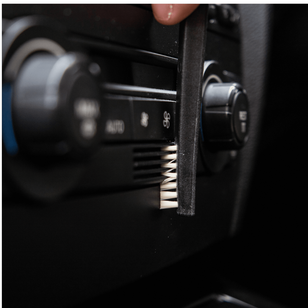 Triple Duty Detail Brush