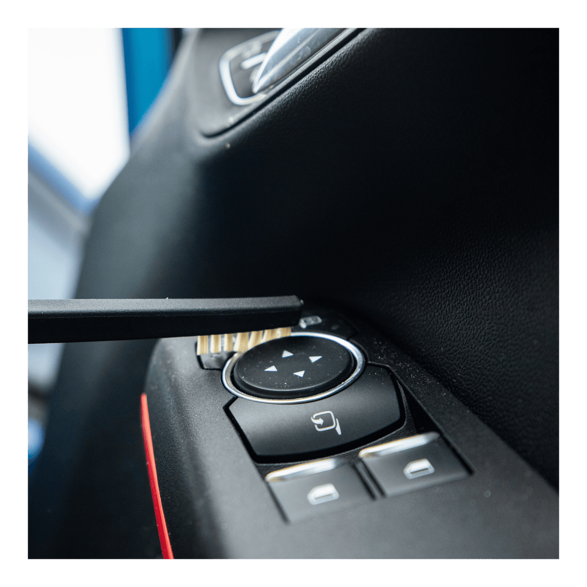 Triple Duty Detail Brush